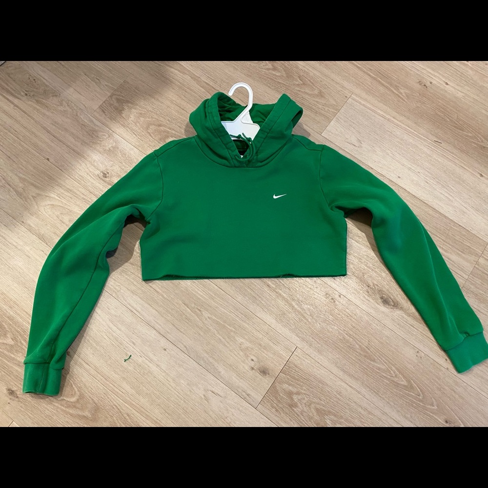 Cropped Nike Hoodie